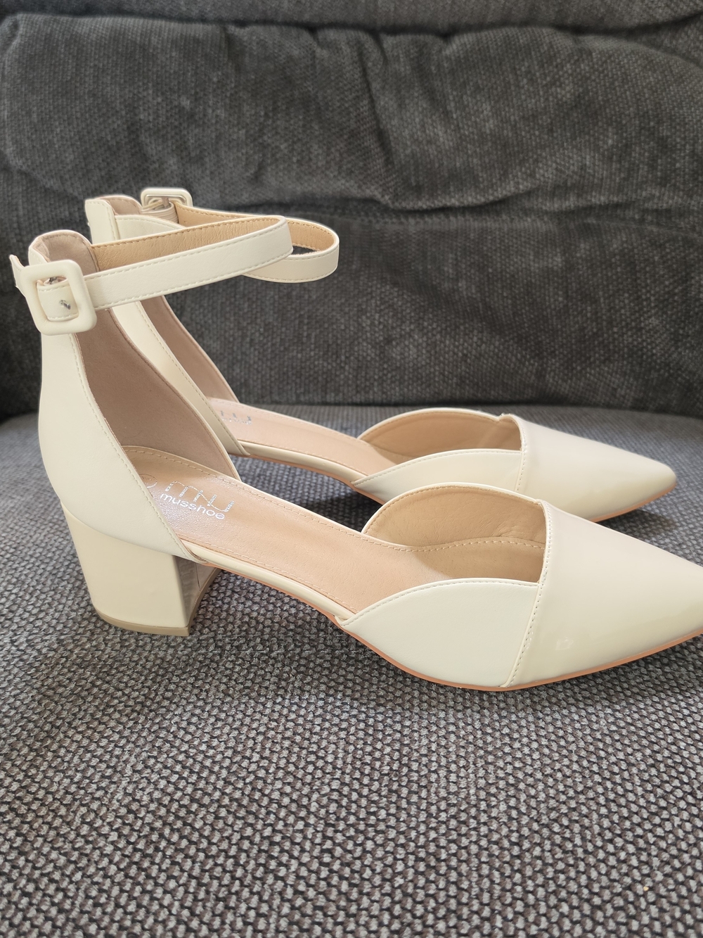 Musshoe Cassic Cream D'Orsay Pointed Toe Kitten Block Heel 11